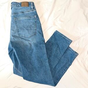 American Eagle Outfitters - Curvy Mom Fit Jeans